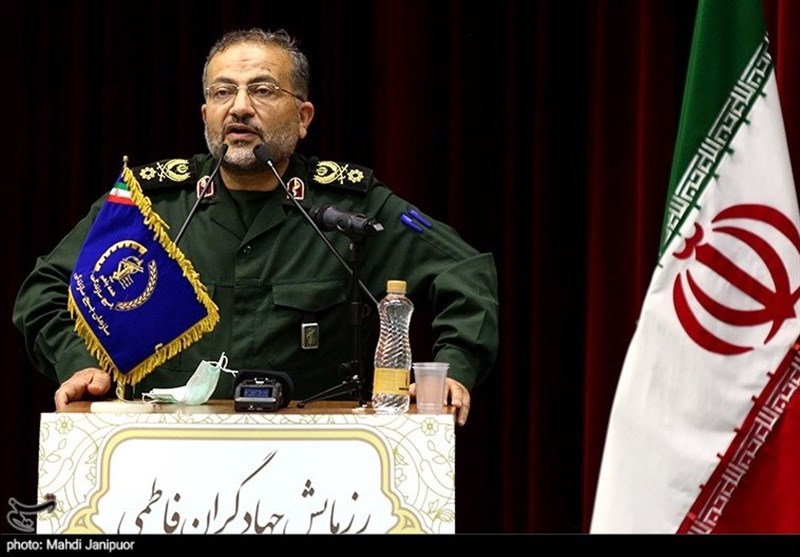 سردار سلیمانی: ملت ایران به تنهایی مقابل متجاوزگران ایستاد