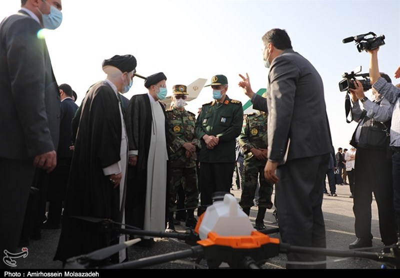 رونمایی رئیس جمهور از ماهواره اروم‌ست‌ در ارومیه/‌ بازدید رئیسی ‌از دستاوردهای هوافضا ‌+ تصاویر