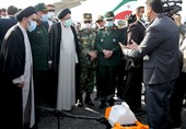 الرئیس الایرانی یزیح الستار عن قمر "ارومست" الصناعی