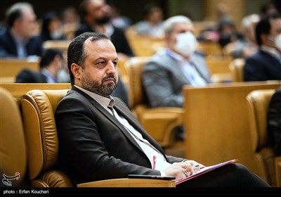 احسان خاندوزی وزیر اقتصاد در نخستین رویداد خصوصی‌سازی در اقتصاد ایران