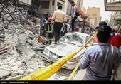 انهیار مبنى من 10 طوابق فی مدینة آبادان جنوب ایران