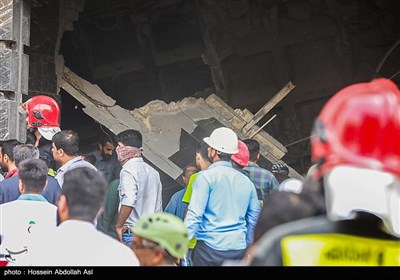 حبس 50 نفر در زیر آوار/ تعداد مصدومان حادثه متروپل آبادان به 33 نفر رسید