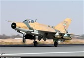 سقوط یک فروند هواپیمای آموزشی F7 در منطقه انارک اصفهان/ جنگنده دچار نقص فنی شده بود