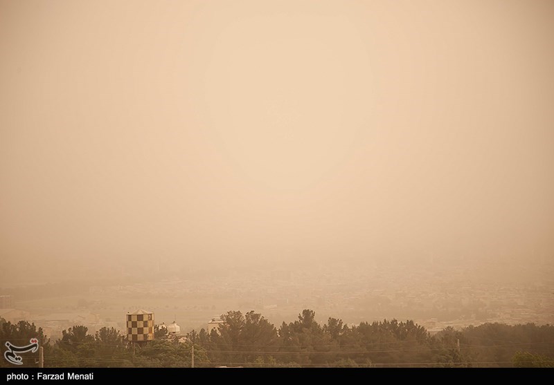 آلودگی در اصفهان همچنان می‌تازد، هوا برای عموم ناسالم است