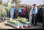 تشییع پیکر شهدای سانحه سقوط هواپیمای آموزشی در اصفهان