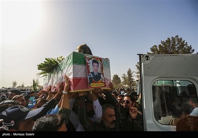 تشییع پیکر شهدای سانحه سقوط هواپیمای آموزشی در اصفهان