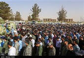 تشییع پیکر شهدای سانحه سقوط هواپیمای آموزشی در اصفهان