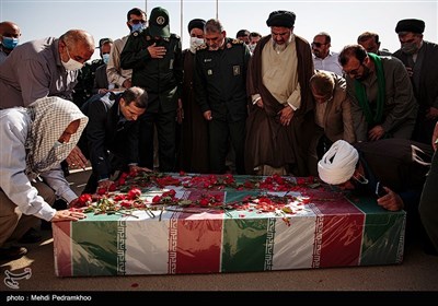 تشییع و تدفین پیکر دو شهید گمنام در اهواز