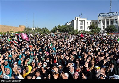 سرود سلام فرمانده در میدان شهرداری شیراز