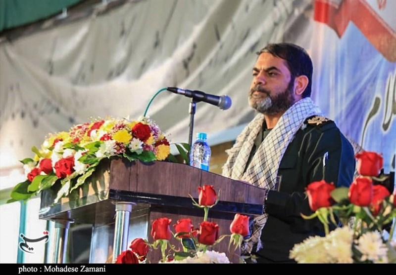 فرمانده سپاه استان کرمان: مسئولان باید خود را وقف انقلاب کنند