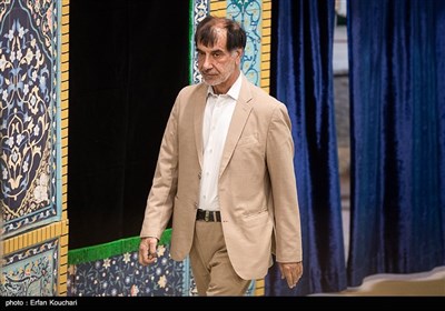 محمدرضا باهنر در نماز جمعه تهران 