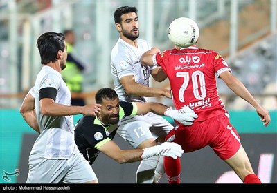 دیدار تیم های فوتبال پرسپولیس و شهر خودرو