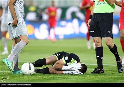 دیدار تیم های فوتبال پرسپولیس و شهر خودرو