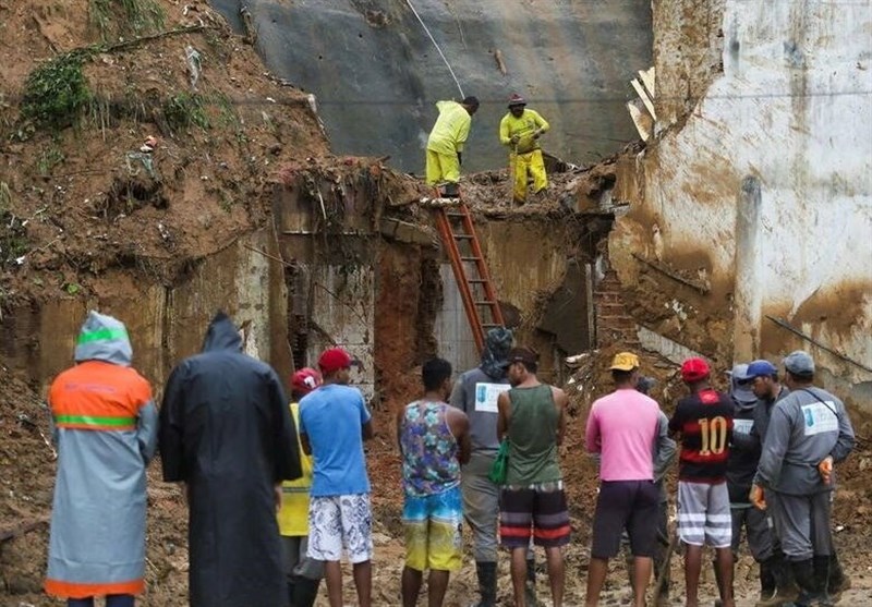 Brazil Searches for Survivors After Downpours Trigger Deadly Landslide (+Video)