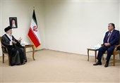 رهبر انقلاب در دیدار رئیسجمهور تاجیکستان: توجه به ظرفیتهای درونی اسلحه تحریم را از کار میاندازد