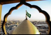 تعویض پرچم بارگاه حرم حضرت معصومه (س) + فیلم