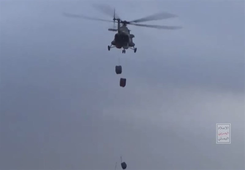 ارسال موادغذایی به شهر محاصره شده «الدریهمی» یمن با بالگرد نظامی برای اولین بار