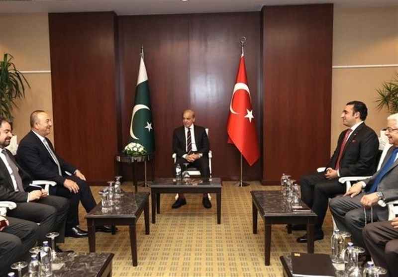 نخست وزیر پاکستان وارد ترکیه شد