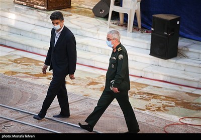 ورود سرلشکر باقری رئیس ستاد کل نیروهای مسلح به مراسم بزرگداشت سی و سومین سالگرد ارتحال امام خمینی(ره)