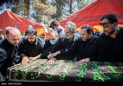 مراسم تشییع و خاکسپاری مادر شهیدان لشگریان