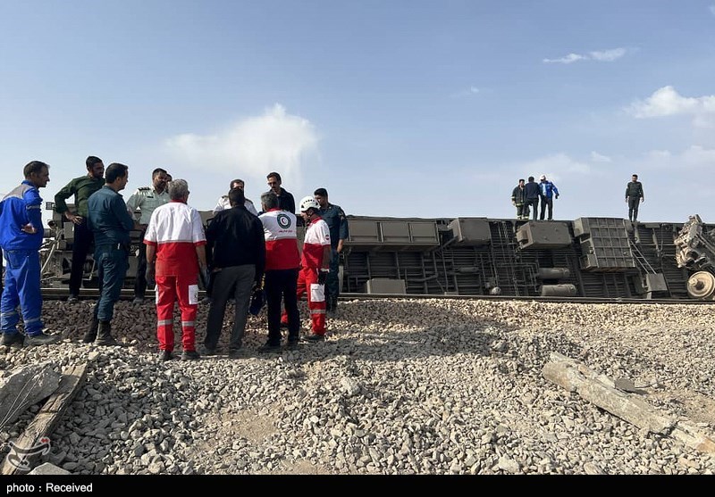 86 مصدوم حادثه قطار مشهد - یزد به بیمارستان طبس منتقل شدند