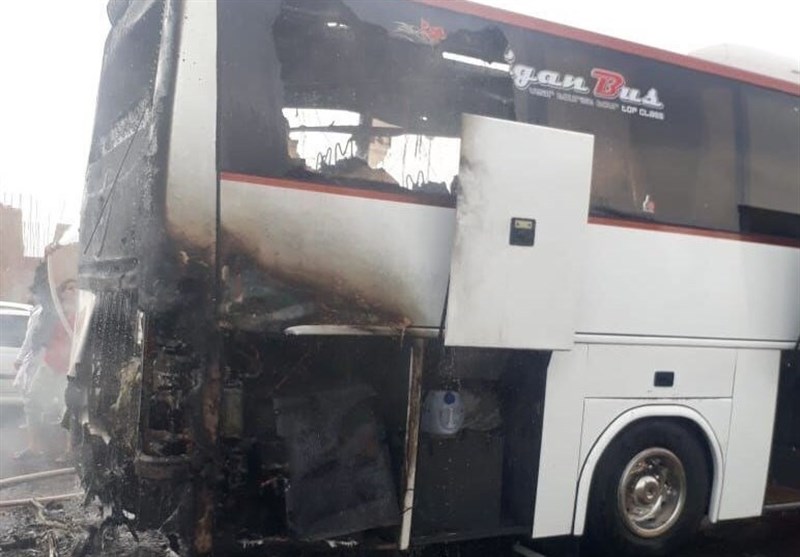 اتوبوس کارکنان یک شرکت در مشهدمقدس آتش گرفت + فیلم