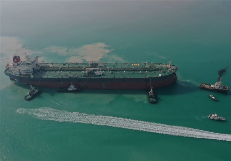 نفتکش غول‌پیکر 113 هزار تنی افراماکس از بوشهر راهی آب‌های بین‌المللی شد