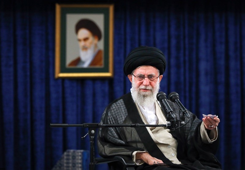 امام خامنه‌ای: نماز جمعه فریضه صد در صد استثنایی است