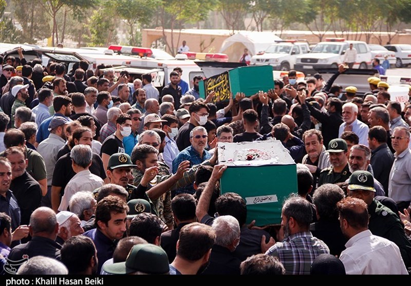 تشییع و خاکسپاری جان‌باختگان حادثه قطار مشهد - یزد از نگاه دوربین