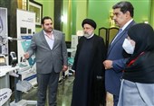 بازدید مادورو از نمایشگاه شرکت‌های دانش بنیان ایرانی