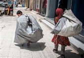 کودکانی که بی‌دلیل آواره خیابان‌ها ‌نشده‌اند/ سنگینی بار زندگی بر شانه‌های نحیف کودکان کار