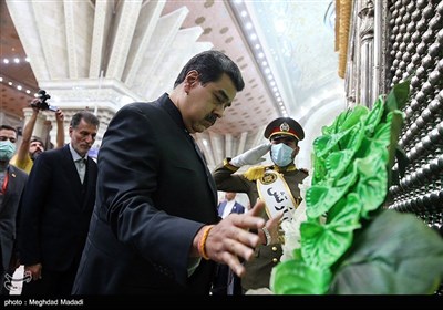 Venezuelan Leader Visits Mausoleum of Imam Khomeini in Tehran