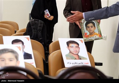 حضور خانواده شهدای عملیات تروریستی ۳۱ شهریورماه 97 اهواز در دادگاه سرکرده گروهک الاحوازیه