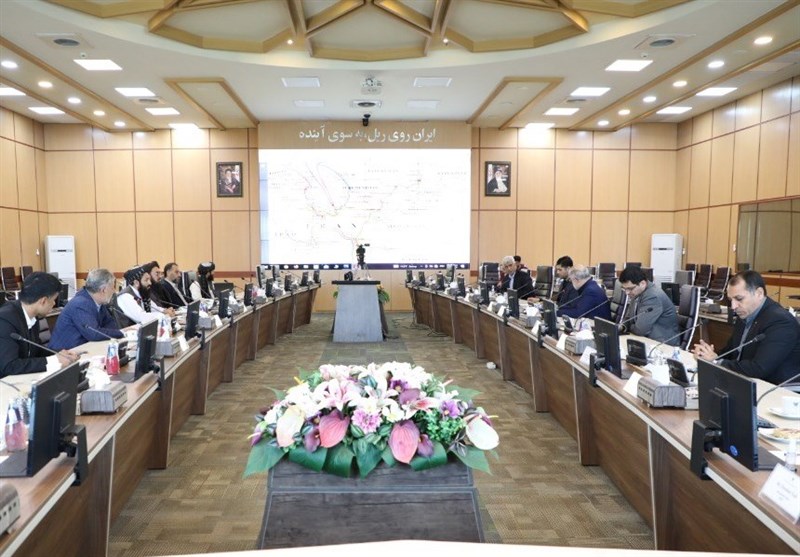 رؤسای راه آهن افغانستان و ایران بر تکمیل فوری خط آهن هرات-خواف تاکید کردند