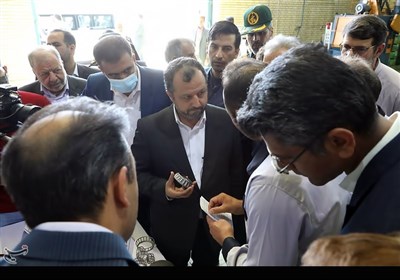 سفر وزیر اقتصاد به استان اصفهان