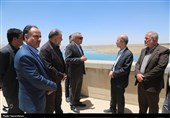 وزیر نیرو از سد و نیروگاه زاینده رود بازدید کرد