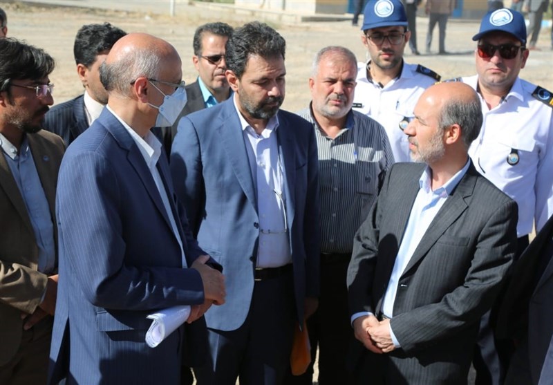 وزیر نیرو از تصفیه‌ خانه فاضلاب شهر داران بازدید کرد