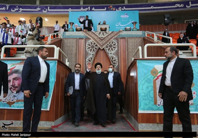 روایت تصویری تسنیم از دیدار آیت‌الله رئیسی با اقشار مختلف مردمی در اصفهان