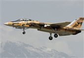 سقوط هواپیمای جنگنده F14 در اصفهان/ خلبان و کمک‌خلبان نجات یافتند