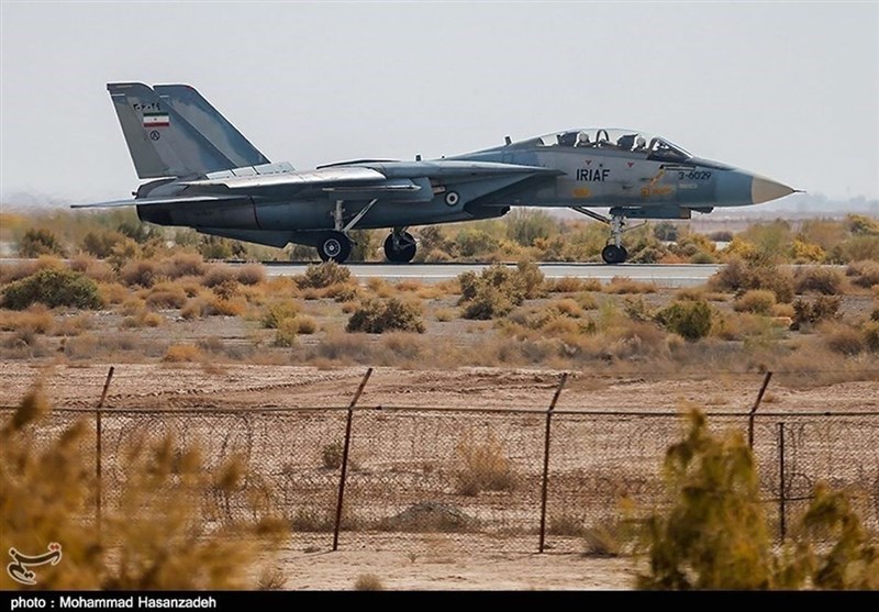 Pilots Saved after Fighter Jet Crash in Iran - Politics news - Tasnim News Agency