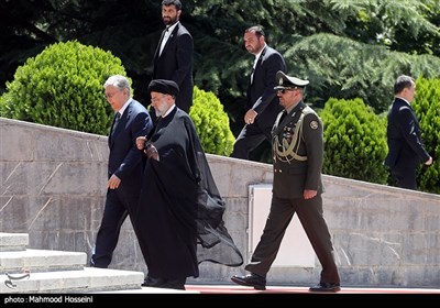 استقبال رسمی از رئیس جمهور قزاقستان