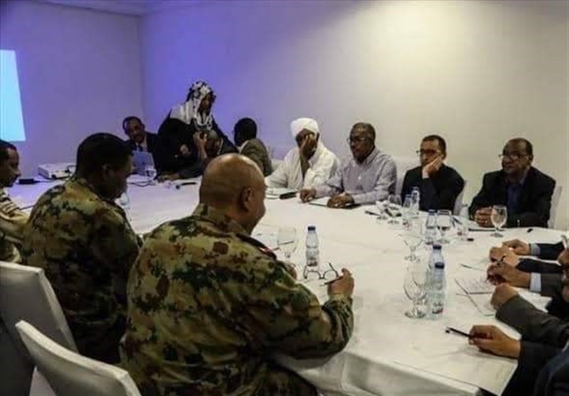 رزمایش شیر آفریقای 22 و تکذیب حضور نظامیان صهیونیستی در تونس/ سودانی‌ها در آستانه دست یابی به توافق