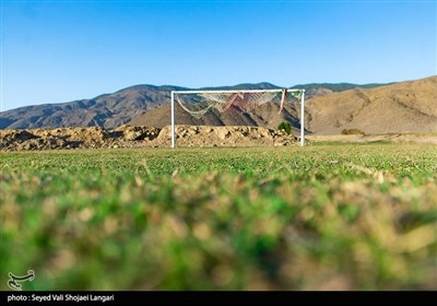 چمن همیشه سبز گَت چمن بیش از نیم قرن میزبان برگزاری بازیهای بومی محلی علی الخصوص مسابقات فوتبال بین شهرها و مناطق منطقه بوده که مردم از این زمین بصورت عمومی استفاده میکردند.