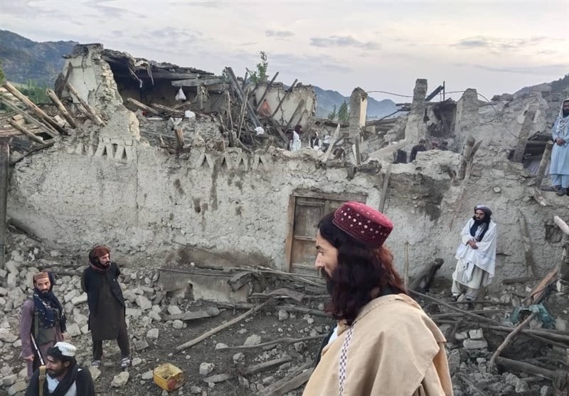 تاکنون فقط ایران کمک‌های مردمی به زلزله‌زدگان افغانستانی ارسال کرده است+فیلم