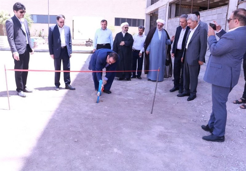 عملیات ساخت پایانه صادراتی ماهیان زینتی در قزوین آغاز شد