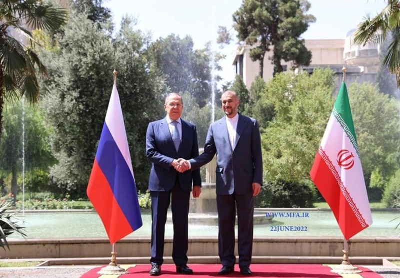 Iran, Russia Discuss Regional, International Issues