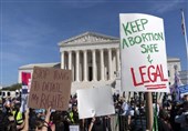 دیوان عالی آمریکا حق سقط جنین را لغو کرد/ تجمع و درگیری معترضان به حکم