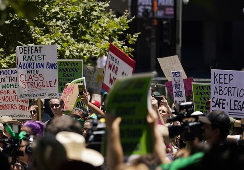 Protesters Clash with Police in Los Angeles (+Video)