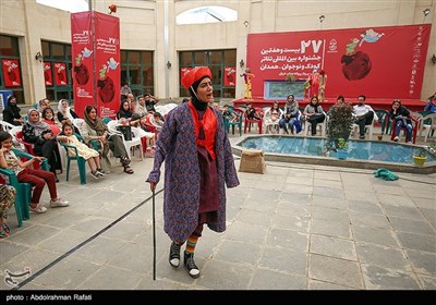 نمایشهای خیابانی بیست و هفتمین جشنواره بین المللی تئاتر کودک و نوجوان همدان