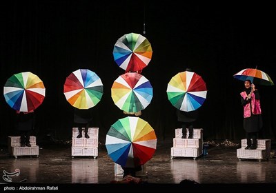  نمایشنامه‌خوانی "همه چیز می‌گذرد تو نمی‌گذری" محمد چرم‌شیر در تئاترشهر 